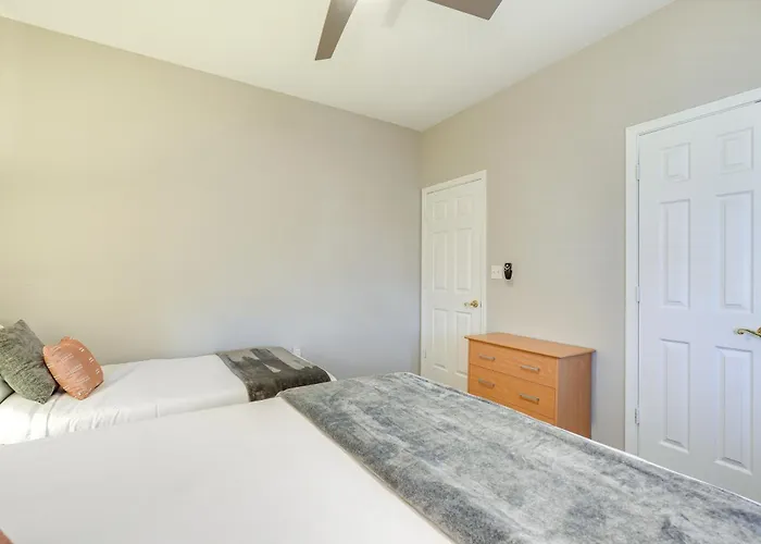 Poolside Retreat Near North Mountain!