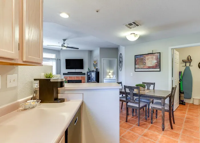 Poolside Retreat Near North Mountain! Holiday home
