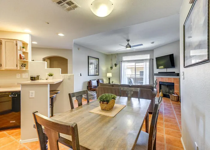 Holiday home Poolside Retreat Near North Mountain! *