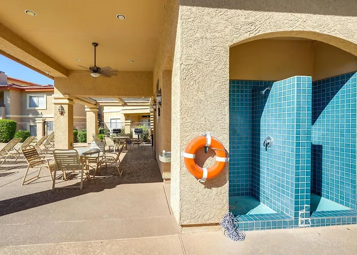 Holiday home Poolside Retreat Near North Mountain!