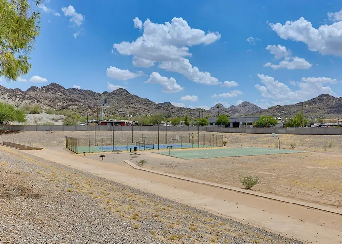 Poolside Retreat Near North Mountain!